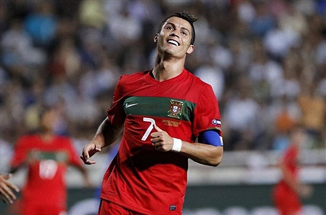 包含集结日埃因霍温造点机会：亚冠节点到来；震撼外界；高层口径保持一致的词条-ayx