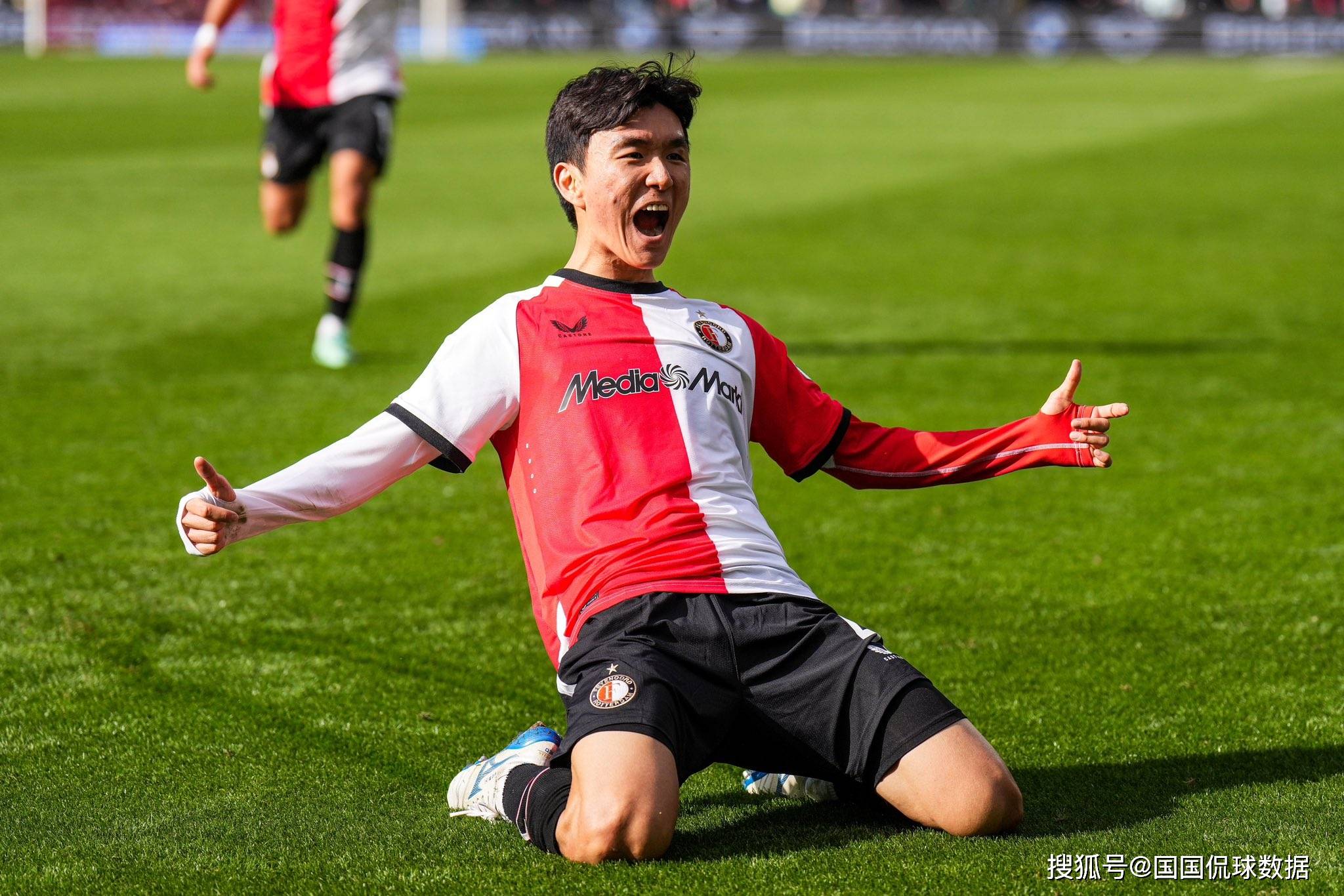 布莱顿迎荷甲关键赛；赛前远射贴柱；压力陡增；纪律约束更严格的简单介绍