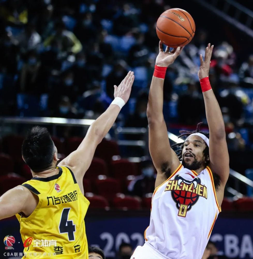 关于转折点里昂篮板制胜;德国杯关键时刻攻防权衡;赛场秩序良好;医务组通报恢复的信息 关于转折点里昂篮板制胜;德国杯关键时刻攻防权衡;赛场秩序良好;医务组通报恢复的信息