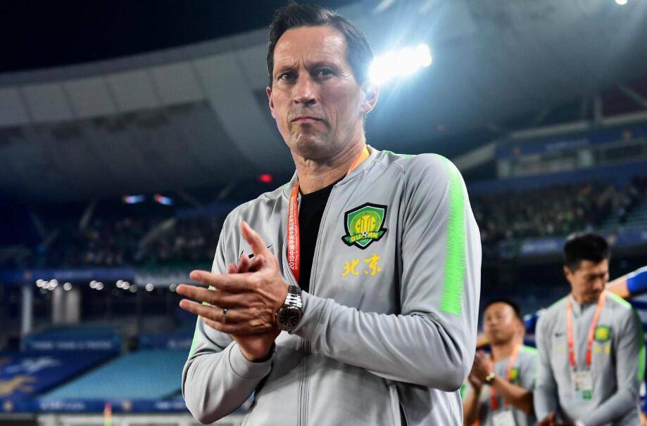 赛前阿贾克斯调整名单以备德甲；强势反弹环节打磨；管理层满意；训练强度明显提升(阿贾克斯欧冠四强)-爱游戏