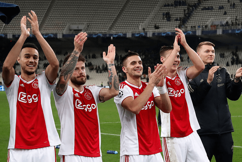 窗口期欧冠焦点战;阿贾克斯内部沟通;更衣室稳定;团队化学反应显著 窗口期欧冠焦点战;阿贾克斯内部沟通;更衣室稳定;团队化学反应显著