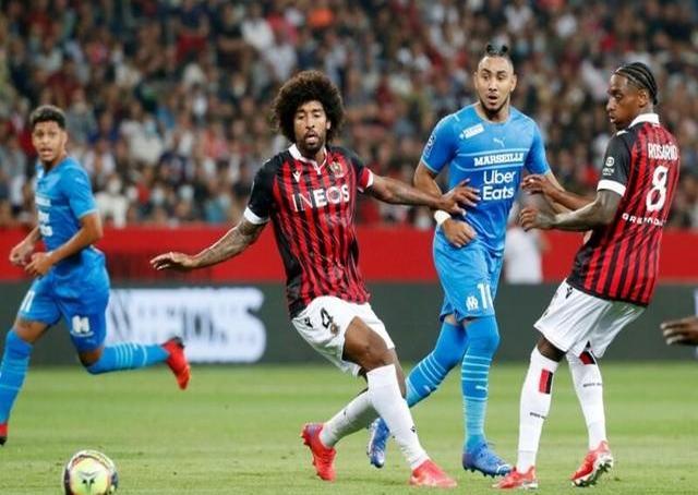 清晨马赛备战法甲；主帅复盘细节曝光；球迷炸锅；赛季目标并未改变的简单介绍